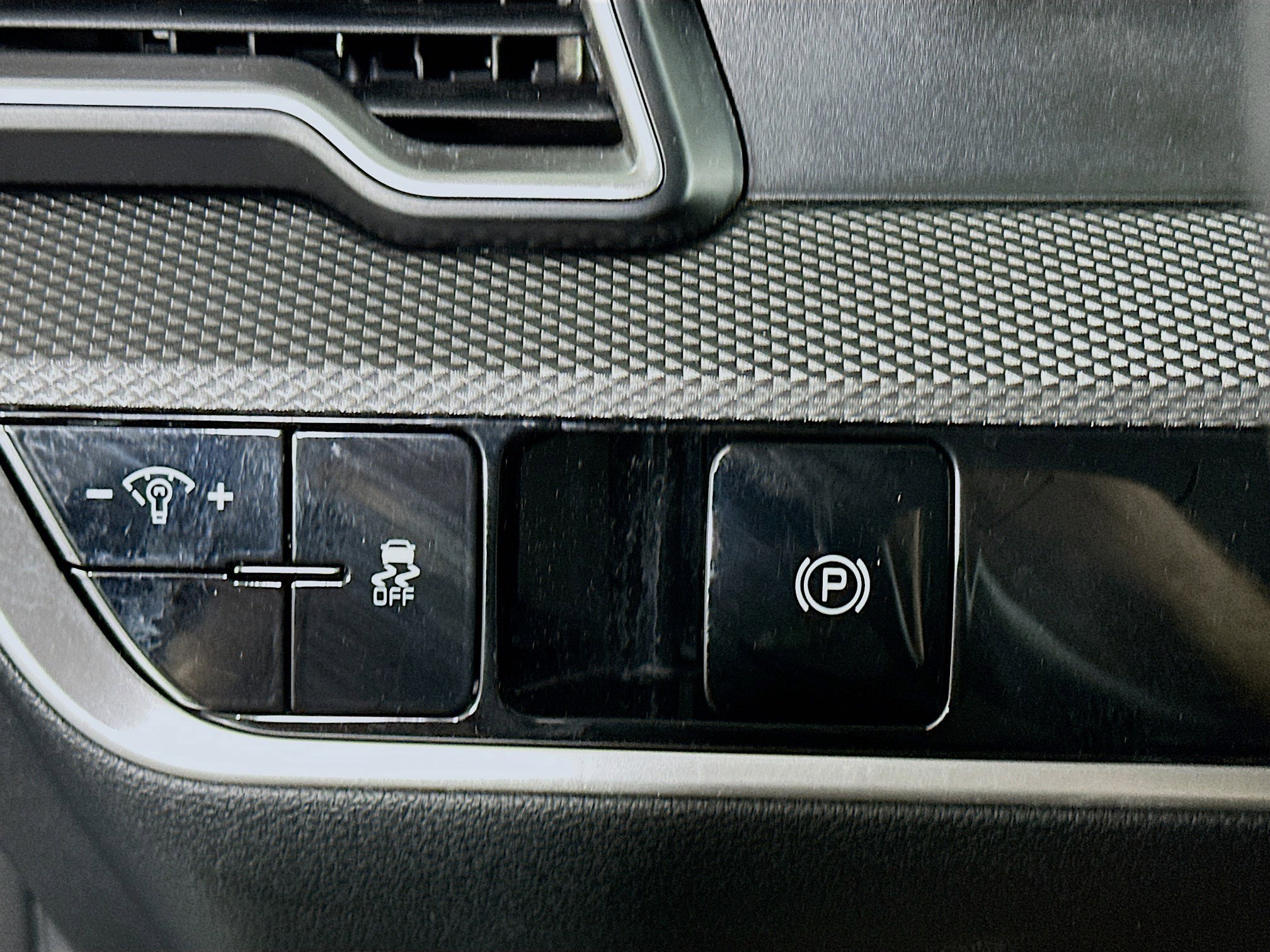 Used 2025 Kia Sportage LX image 17