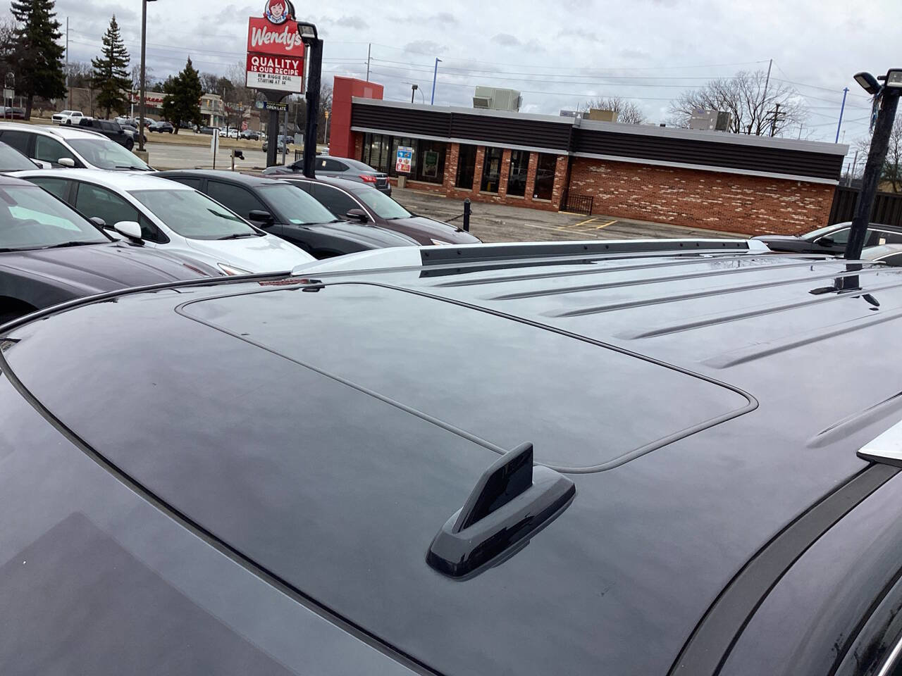 Used 2017 Cadillac Escalade ESV Luxury AWD/4WD image 13