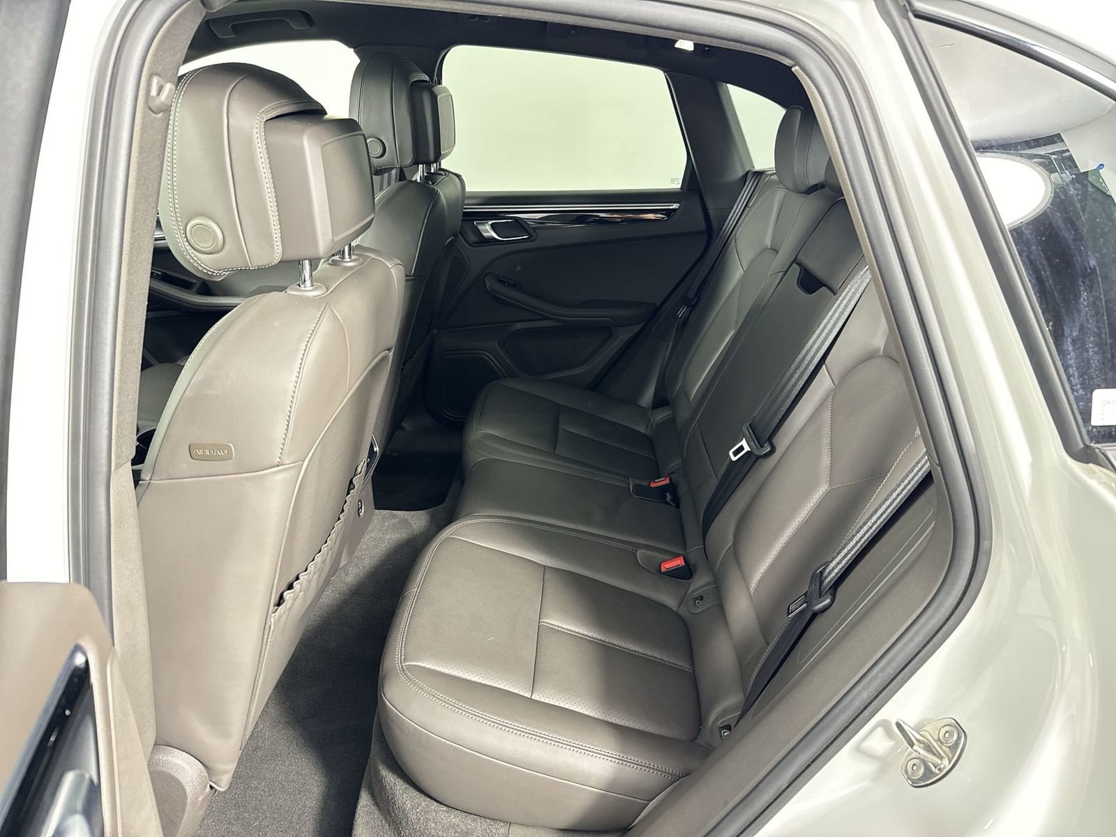 Used 2023 Porsche Macan image 22