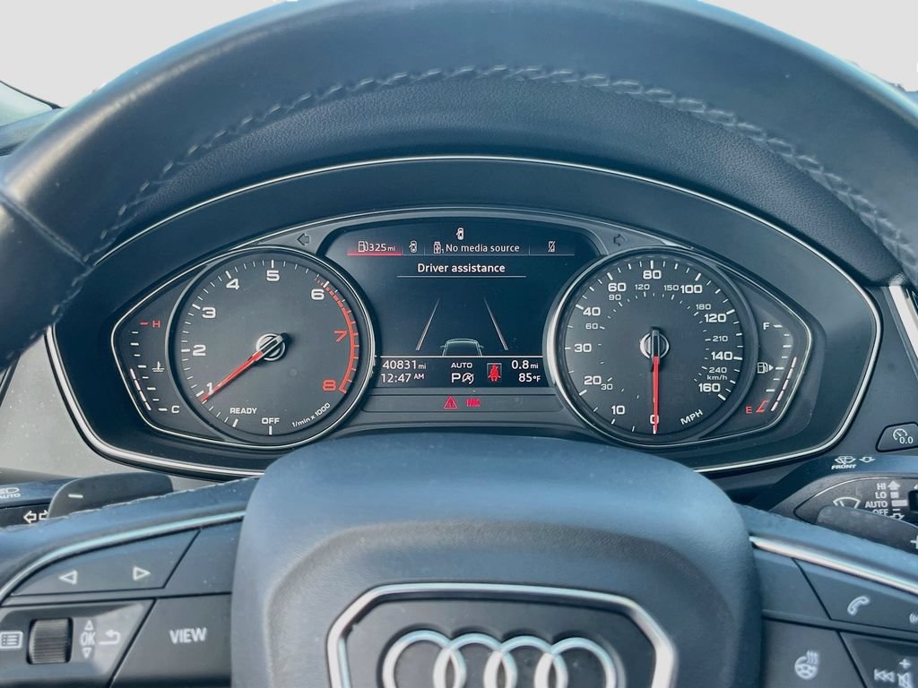 Used 2023 Audi Q5 2.0T Premium w/ Convenience Package AWD/4WD image 12