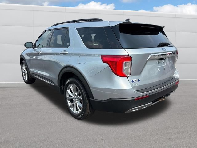 Used 2022 Ford Explorer XLT w/ Equipment Group 202A AWD/4WD image 3