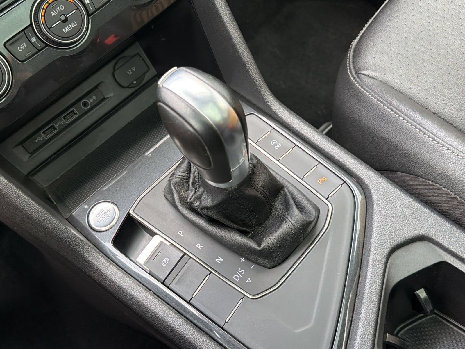 Used 2019 Volkswagen Tiguan SEL R-Line FWD image 17
