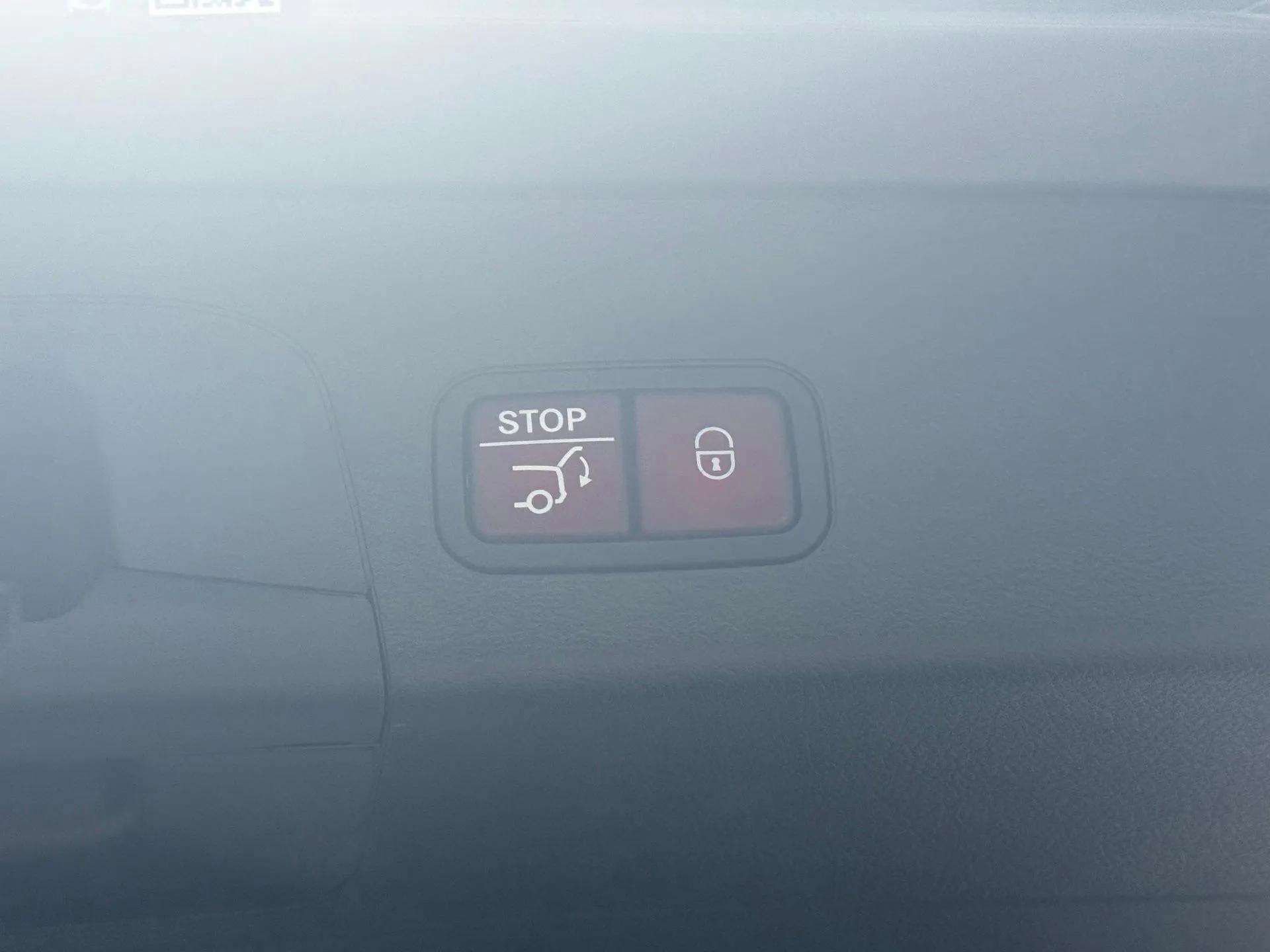 Used 2023 Mercedes-Benz GLS 450 4MATIC image 18