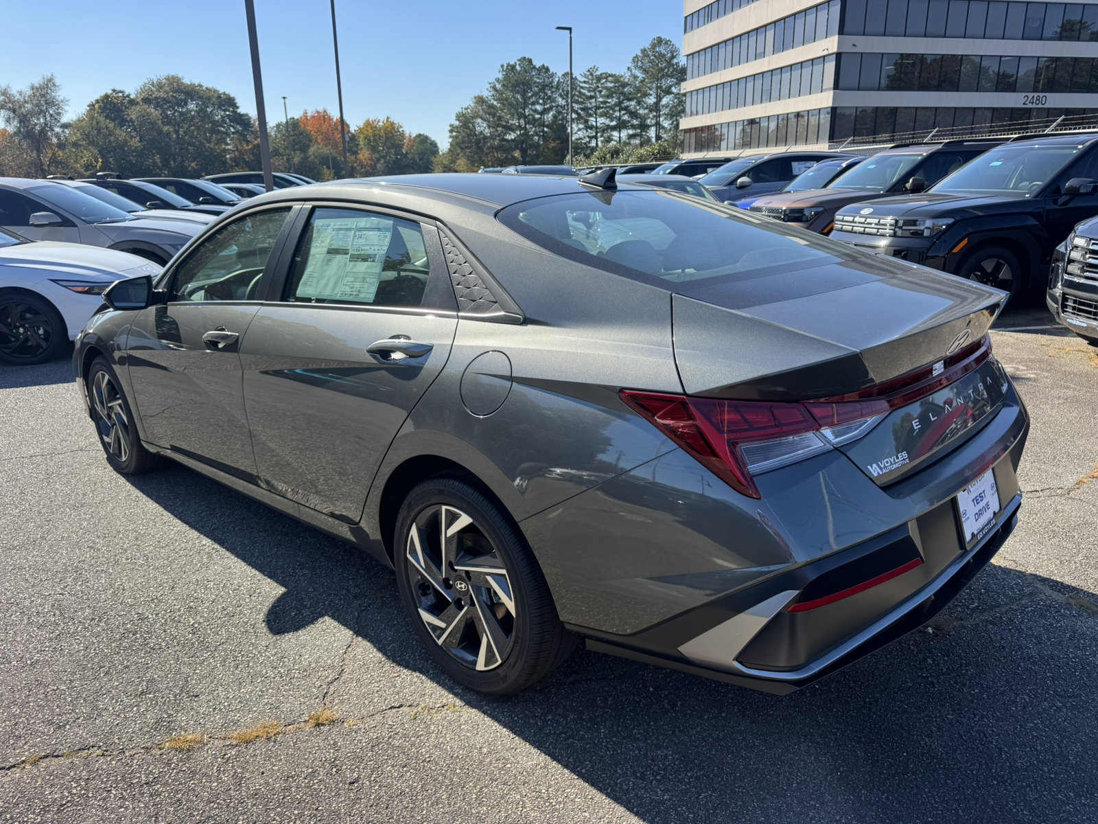 New 2025 Hyundai Elantra Limited w/ Cargo Package image 7