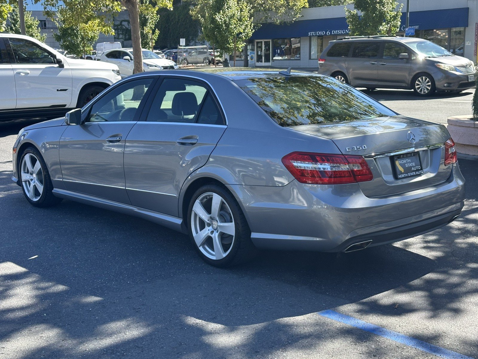 Used 2010 Mercedes-Benz E 350 Sedan image 11