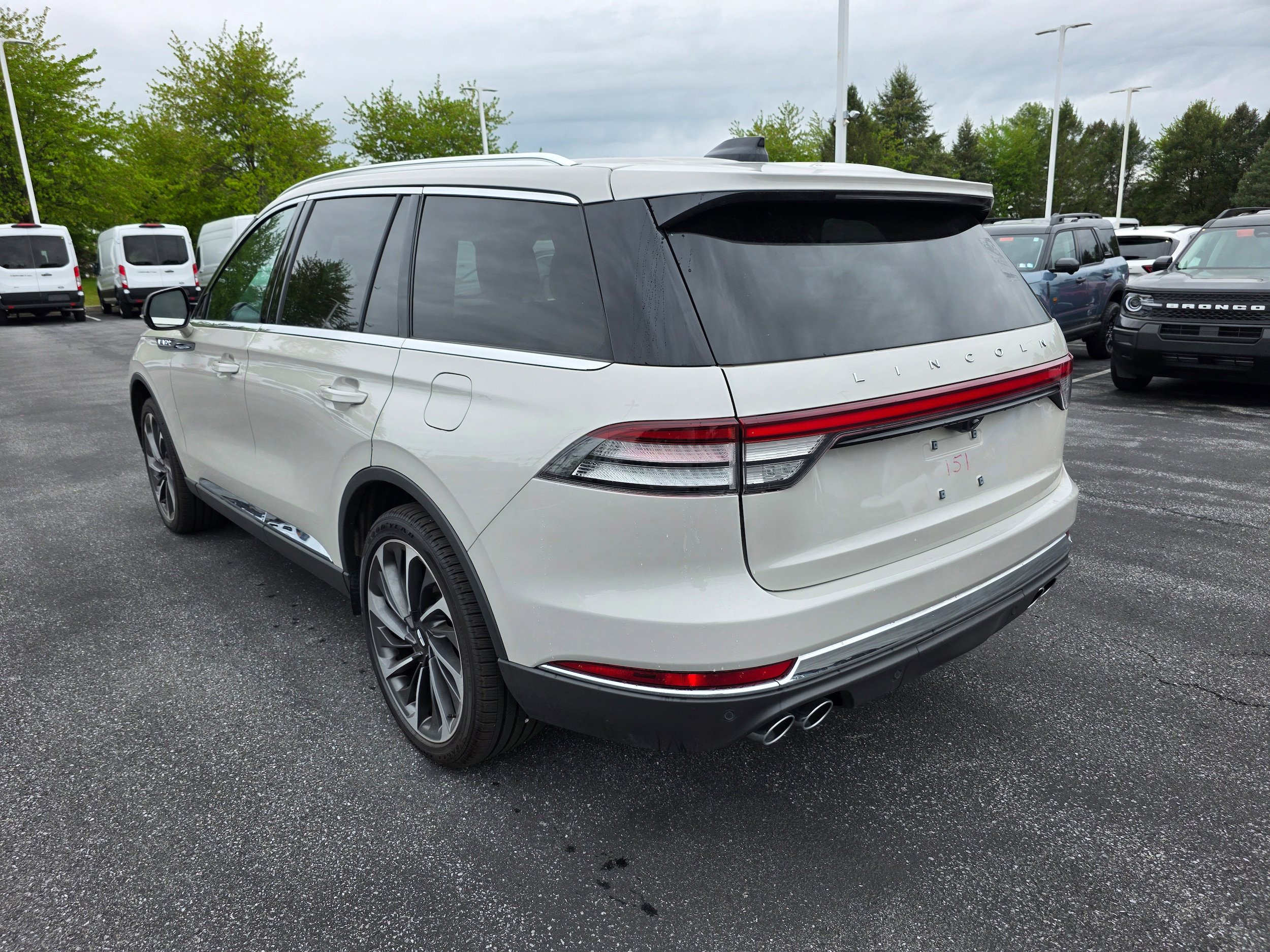 Used 2025 Lincoln Aviator Reserve w/ Illumination Package AWD/4WD image 3