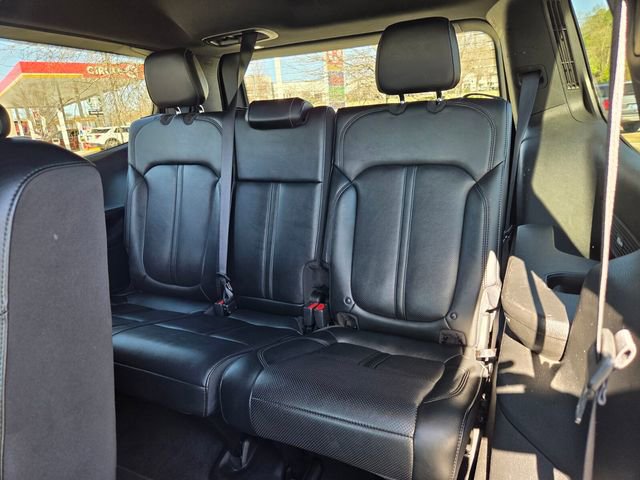 Used 2024 Jeep Wagoneer Series II w/ Flexible Seating Group image 14