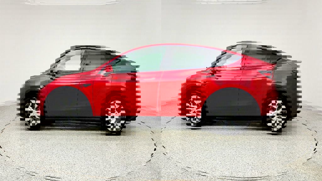 Used 2022 Tesla Model Y Long Range image 8