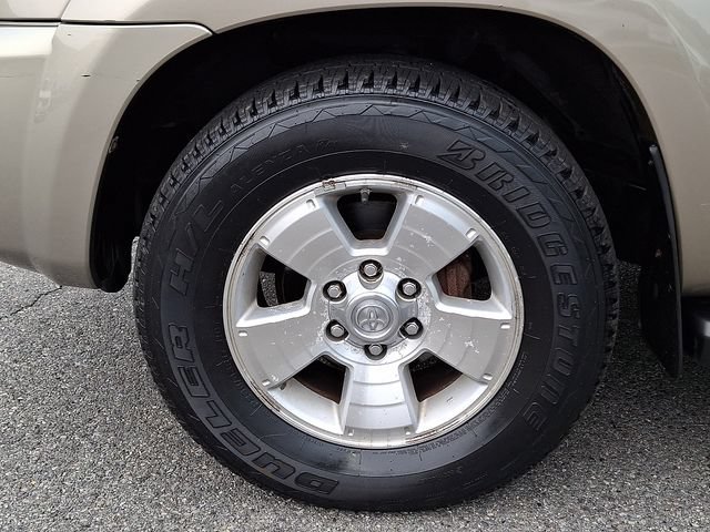 Used 2007 Toyota 4Runner SR5 AWD/4WD image 8
