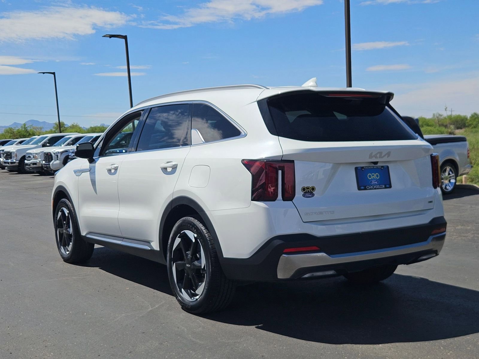 Used 2025 Kia Sorento EX image 8
