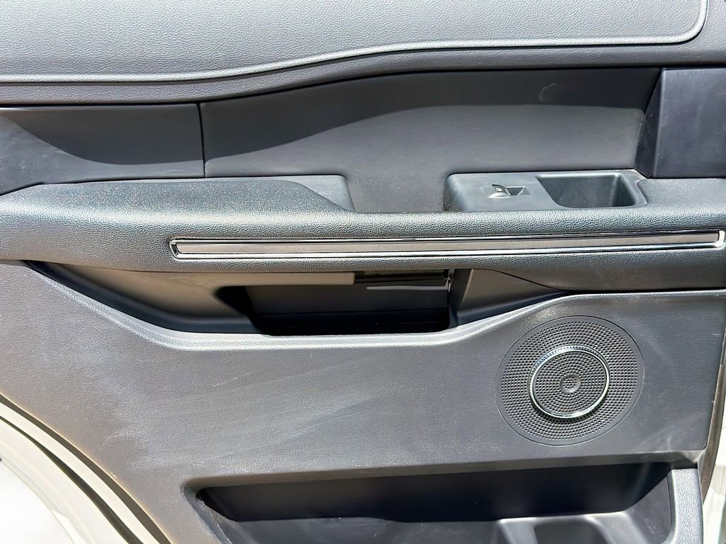 Used 2022 Ford Expedition XLT image 35