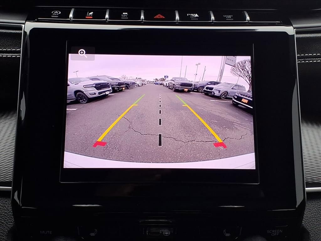 Certified 2025 Jeep Grand Cherokee Altitude image 10