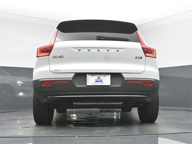 Used 2024 Volvo XC40 B5 Plus image 41