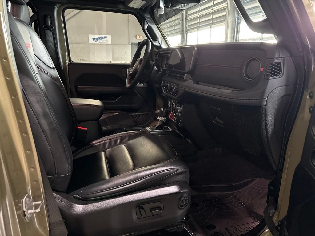 Used 2025 Jeep Wrangler Unlimited Rubicon AWD/4WD image 24
