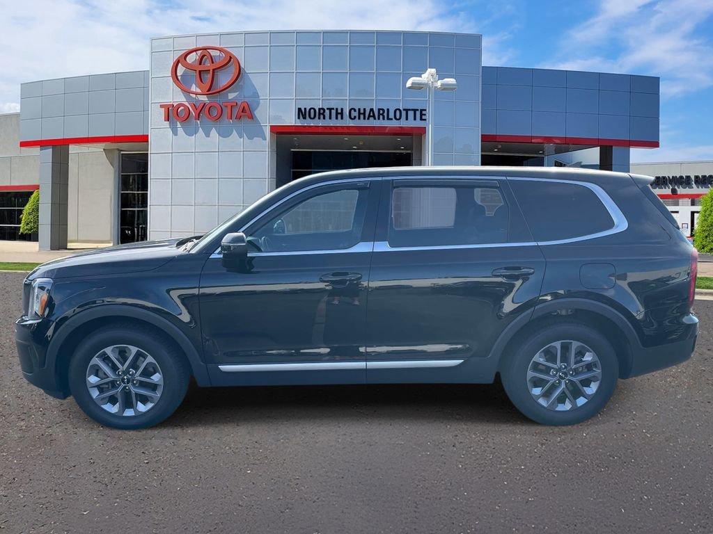 Used 2023 Kia Telluride LX image 6