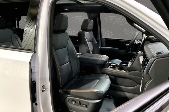 New 2026 GMC Yukon AT4 w/ LPO, Floor Liner Package AWD/4WD image 14