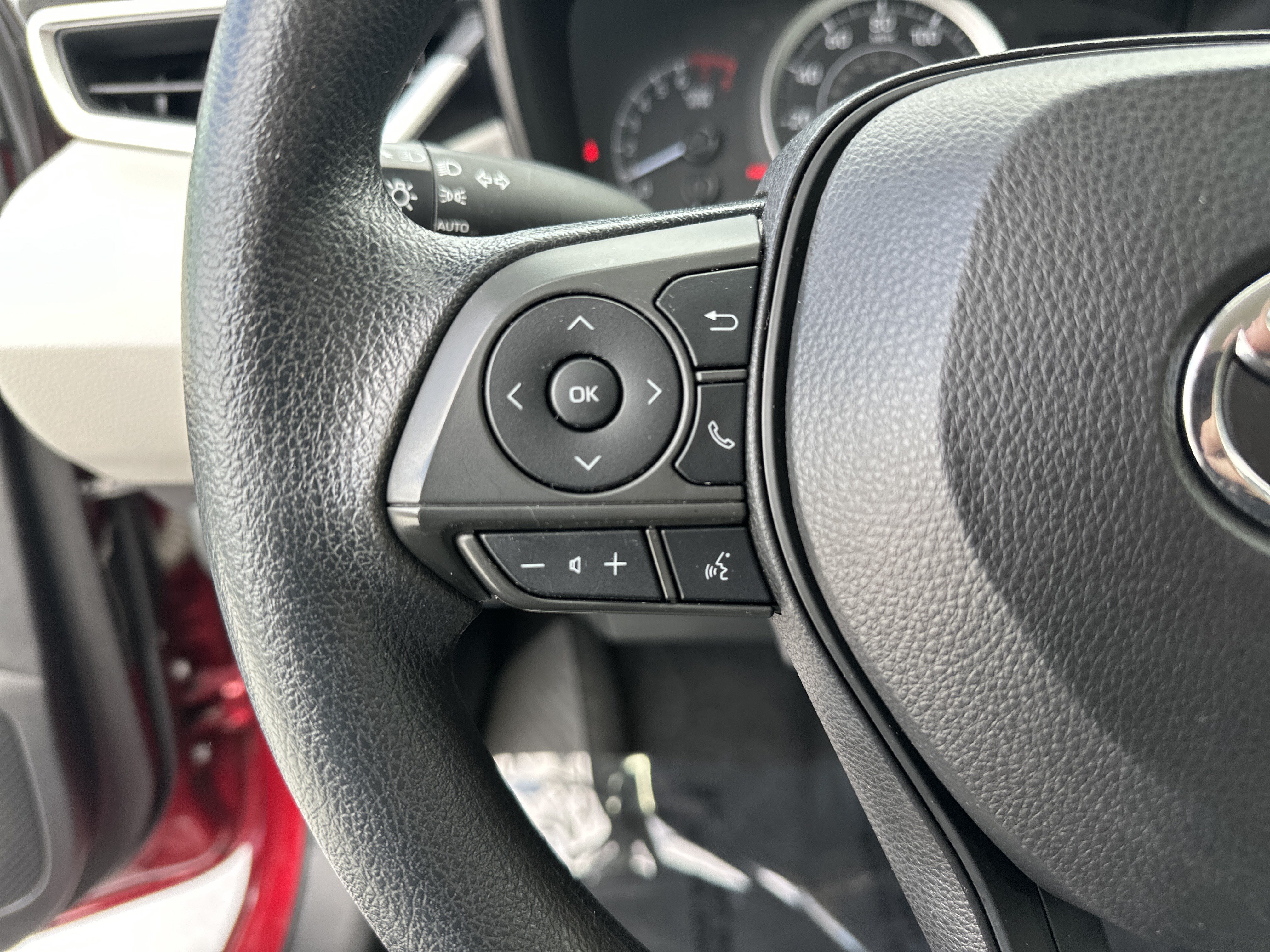 Used 2022 Toyota Corolla LE FWD image 19