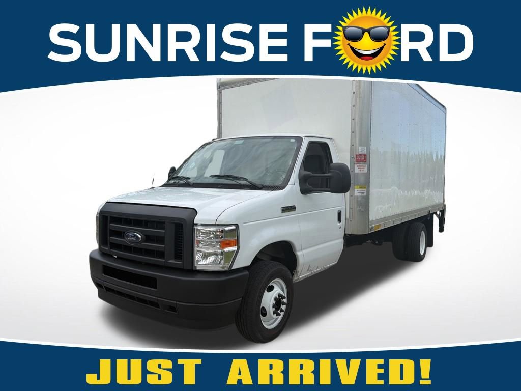 Used 2024 Ford E-450 and Econoline 450 Super Duty w/ Power Windows & Locks Group RWD image 1