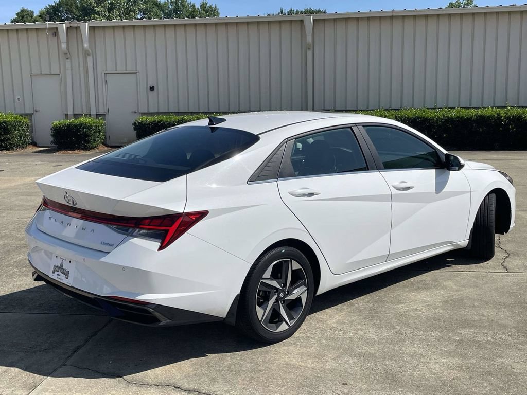 Used 2023 Hyundai Elantra Limited FWD image 3