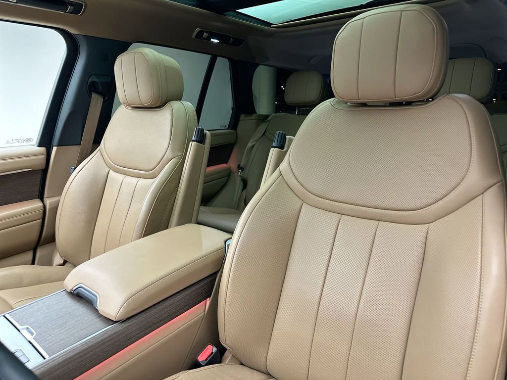 Used 2025 Land Rover Range Rover SE image 22