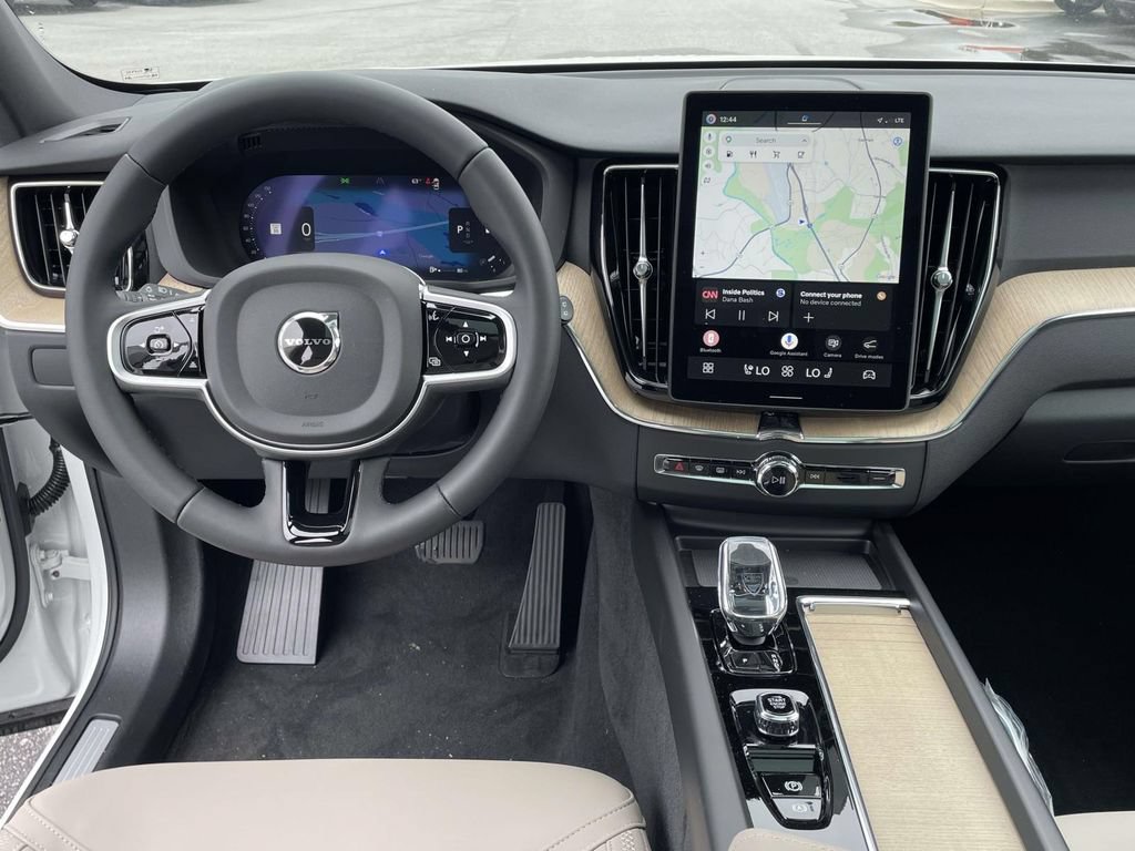 New 2026 Volvo XC60 B5 Plus w/ Protection Package Premier AWD/4WD image 4