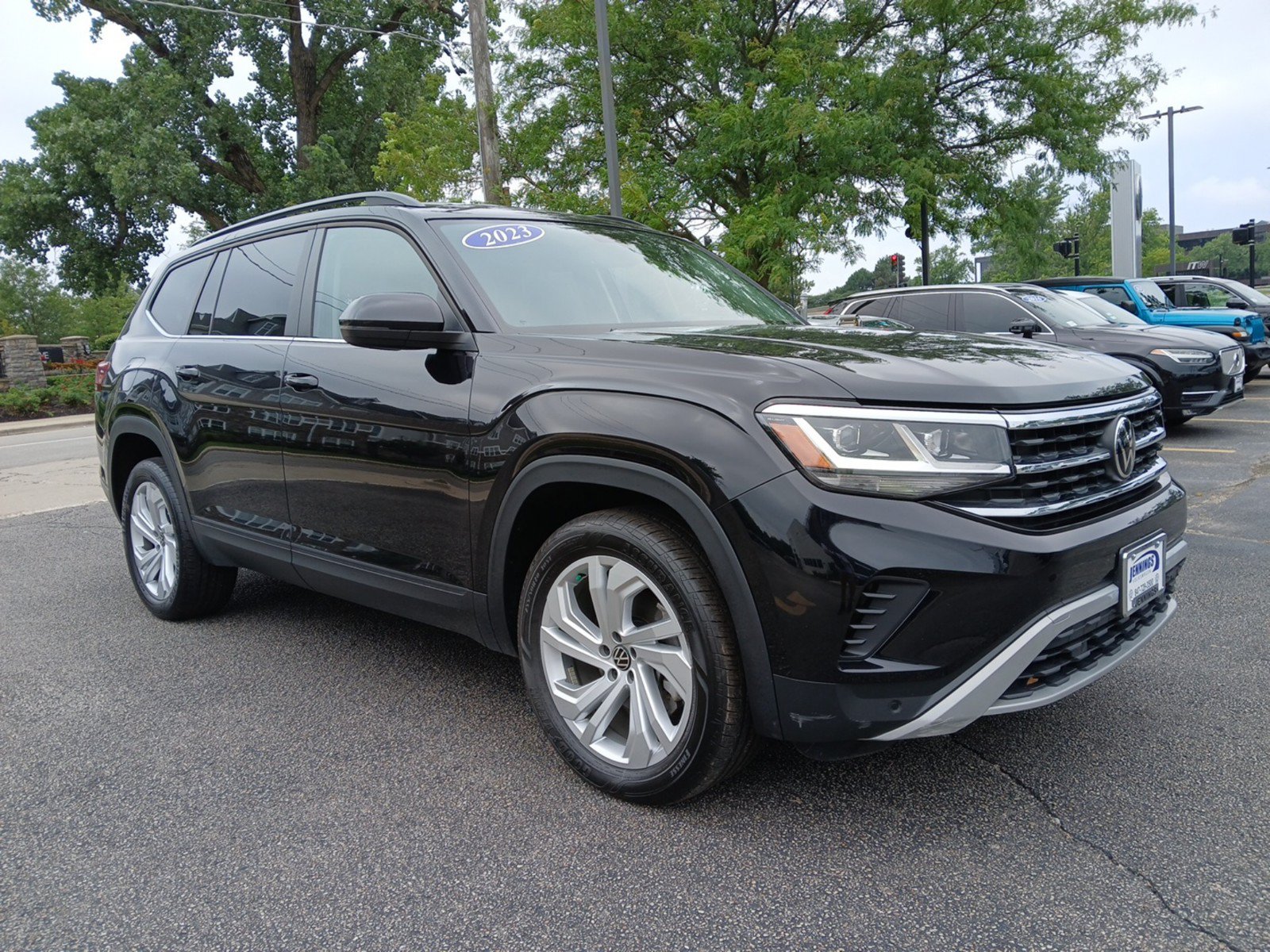 Certified 2023 Volkswagen Atlas SE AWD/4WD image 2