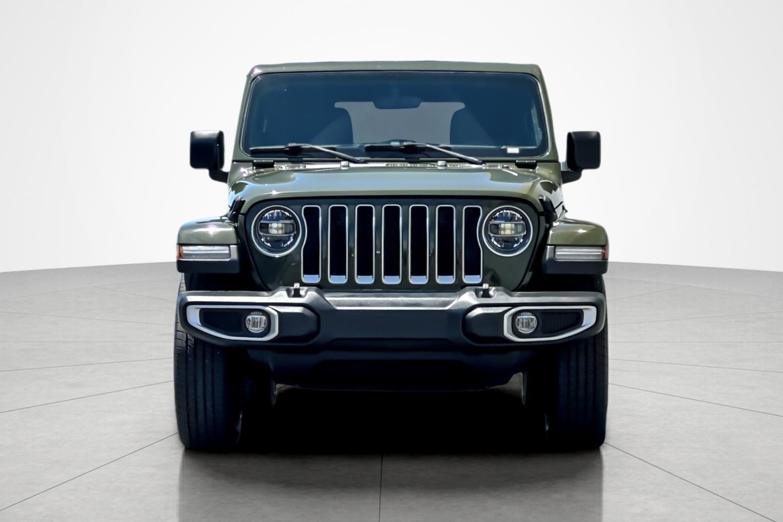 Used 2022 Jeep Wrangler Unlimited Sahara w/ LED Lighting Group AWD/4WD image 8