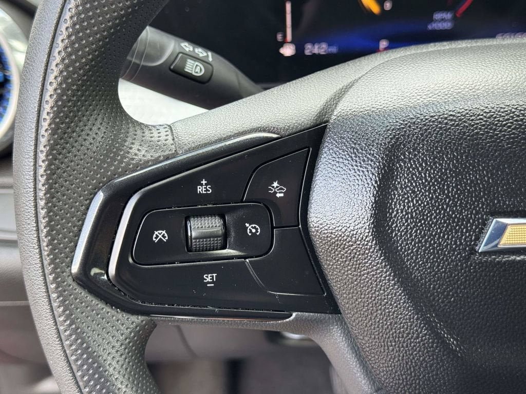 Used 2024 Chevrolet Trax LT FWD image 12
