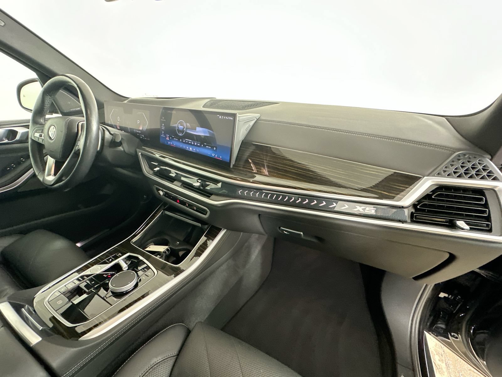 Used 2025 BMW X5 xDrive40i AWD/4WD image 45