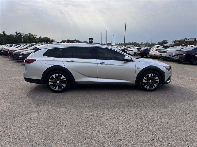 Used 2019 Buick Regal Preferred AWD/4WD image 5