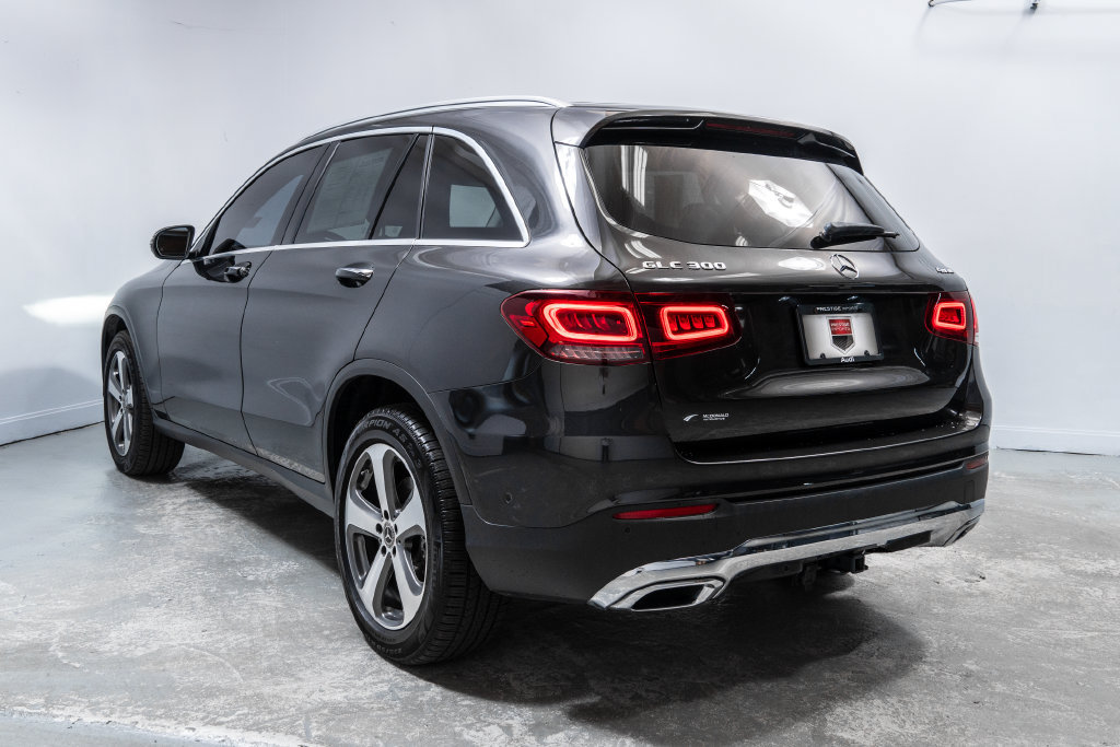 Used 2021 Mercedes-Benz GLC 300 4MATIC w/ Multimedia Package image 3