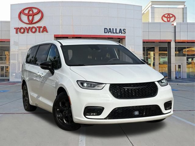 Used 2024 Chrysler Pacifica Limited