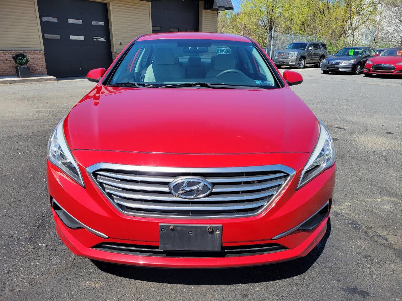 Used 2017 Hyundai Sonata SE image 2