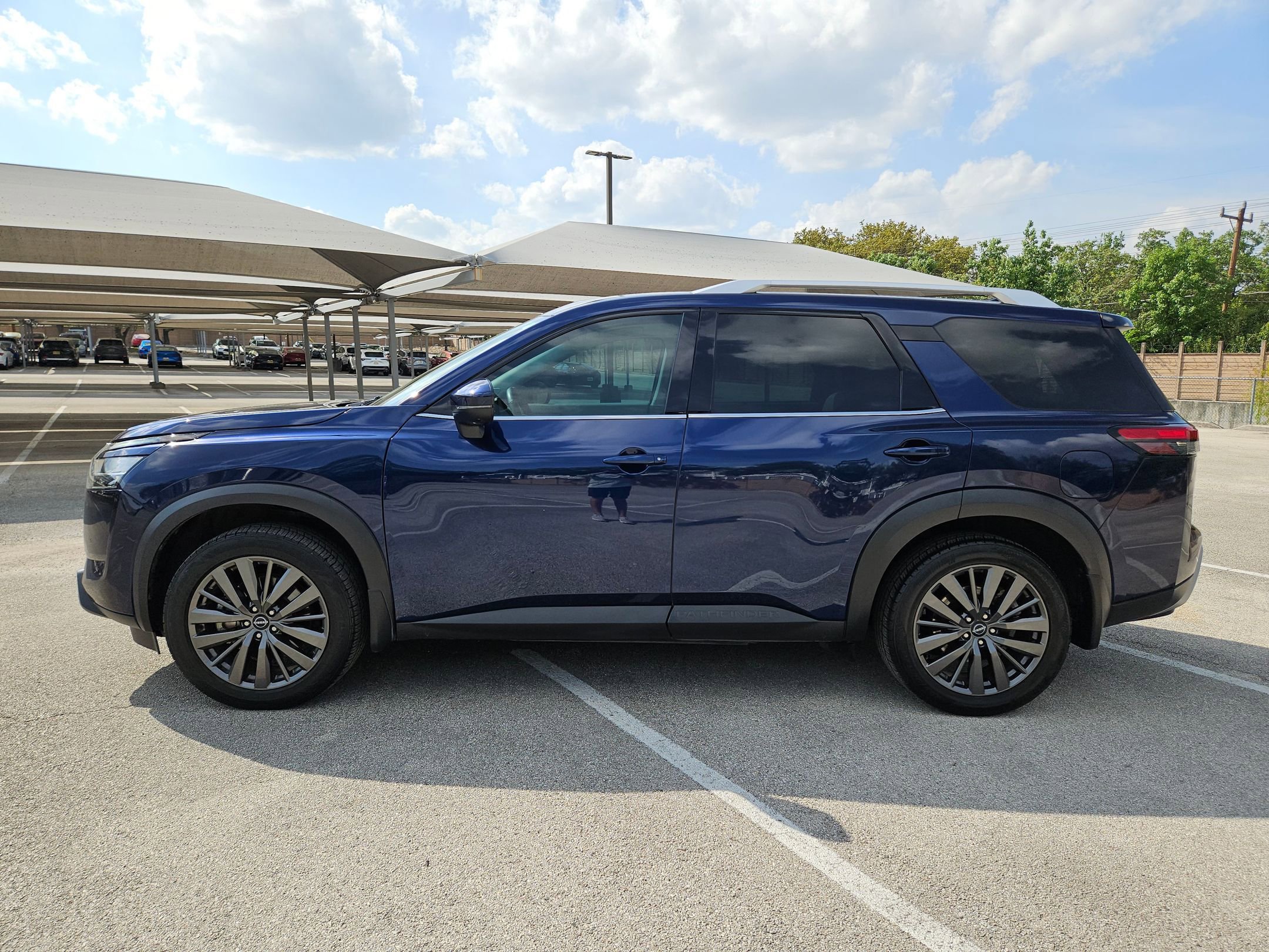 Used 2022 Nissan Pathfinder SL w/ SL Premium Package image 7