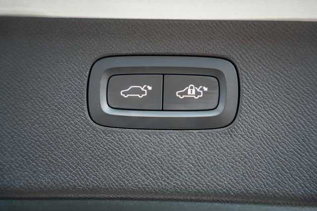 Used 2023 Volvo XC90 B6 Plus w/ Protection Package image 11