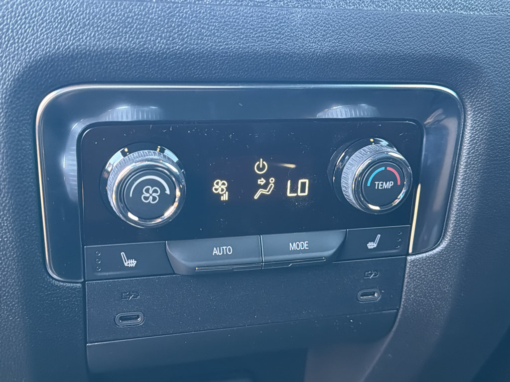 New 2026 Chevrolet Suburban High Country AWD/4WD image 38