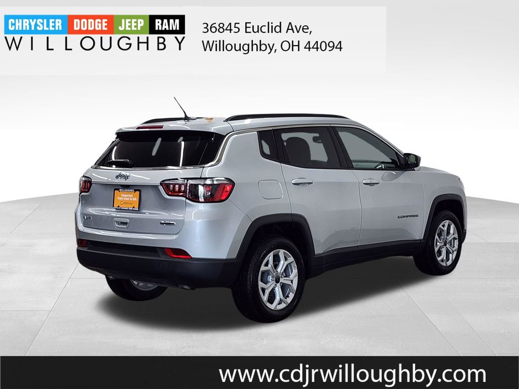 Certified 2025 Jeep Compass Latitude image 8