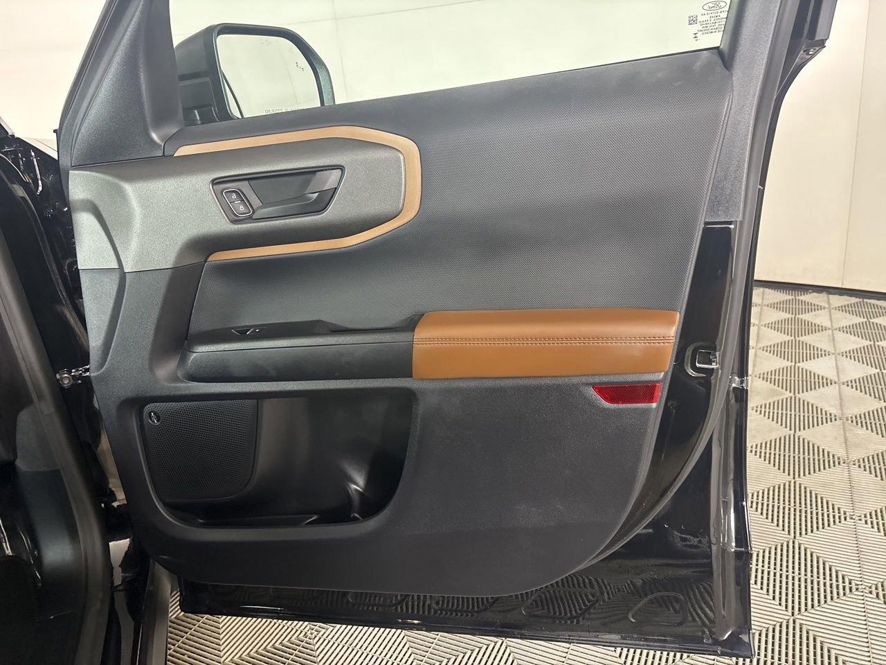 Used 2025 Ford Bronco Sport Outer Banks w/ Outer Banks Tech Package+ AWD/4WD image 23