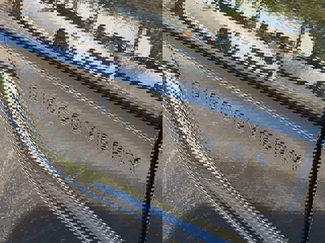 Used 2025 Land Rover Discovery Dynamic SE AWD/4WD image 13