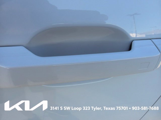 Used 2025 Hyundai Santa Fe Limited FWD image 6