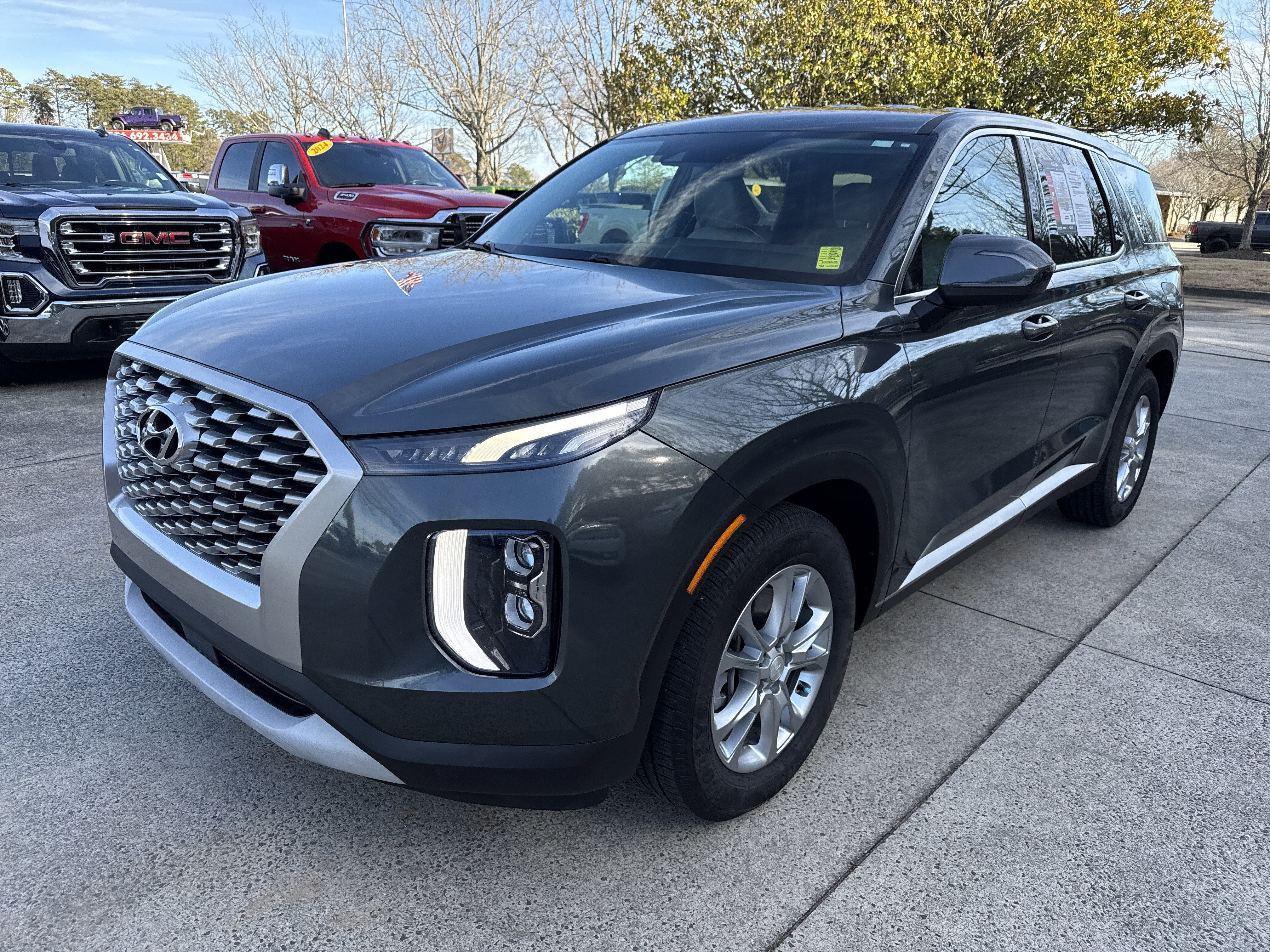 Used 2022 Hyundai Palisade SE image 3