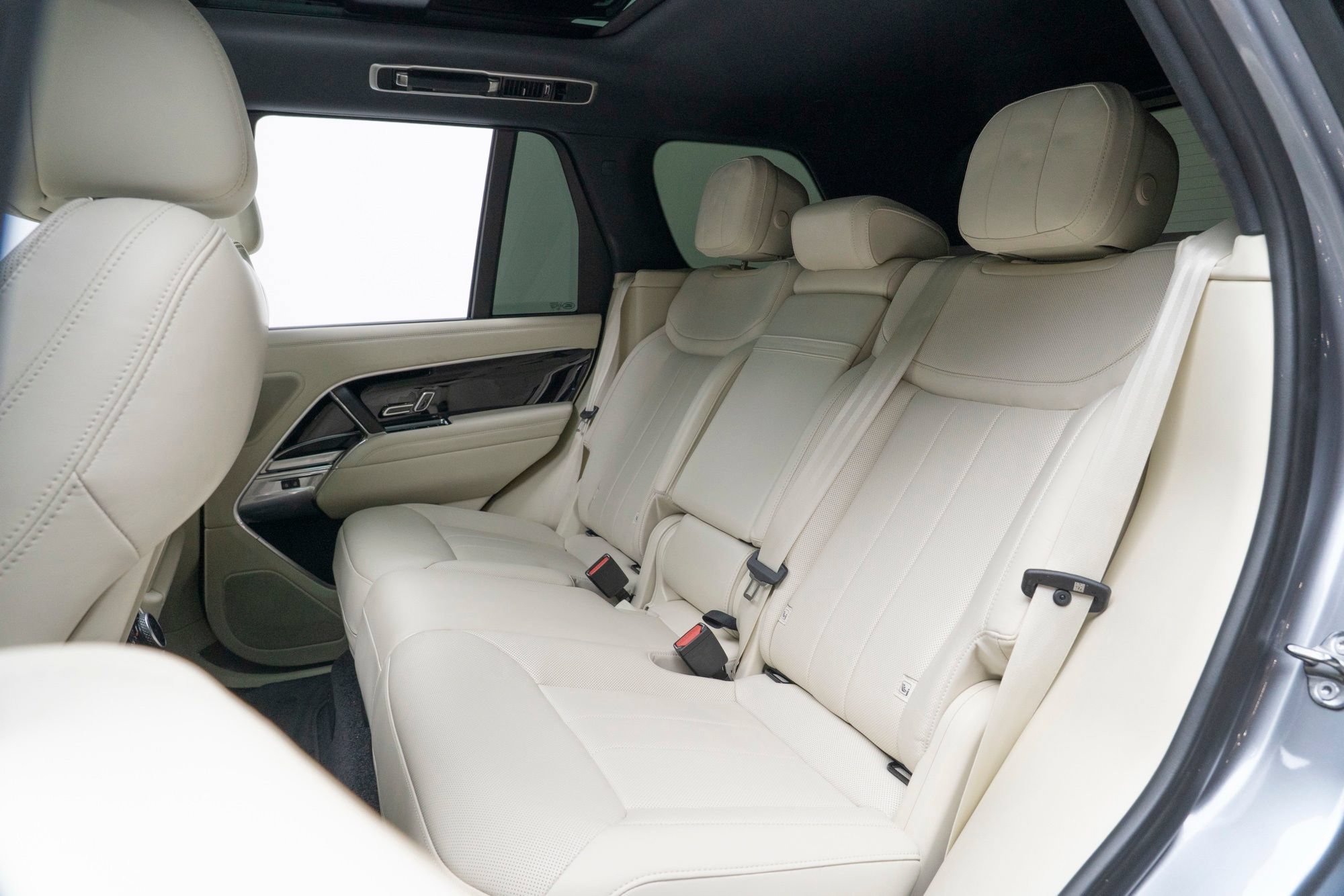 Used 2025 Land Rover Range Rover SE AWD/4WD image 50