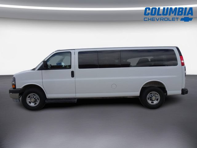 Used 2025 Chevrolet Express 3500 LT w/ LT Preferred Equipment Group RWD image 6