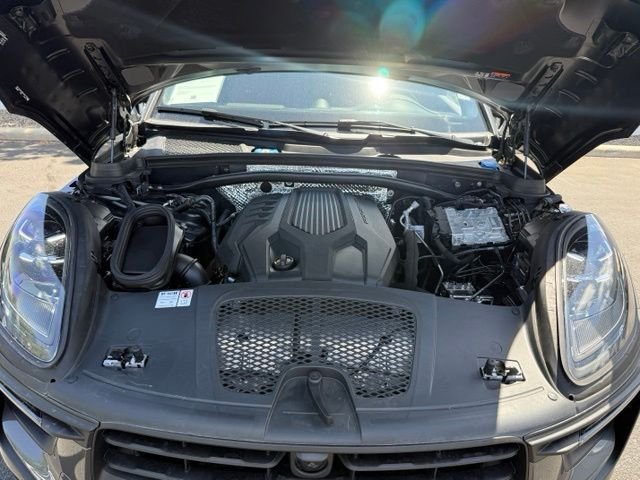 Used 2024 Porsche Macan Turbo AWD/4WD image 26