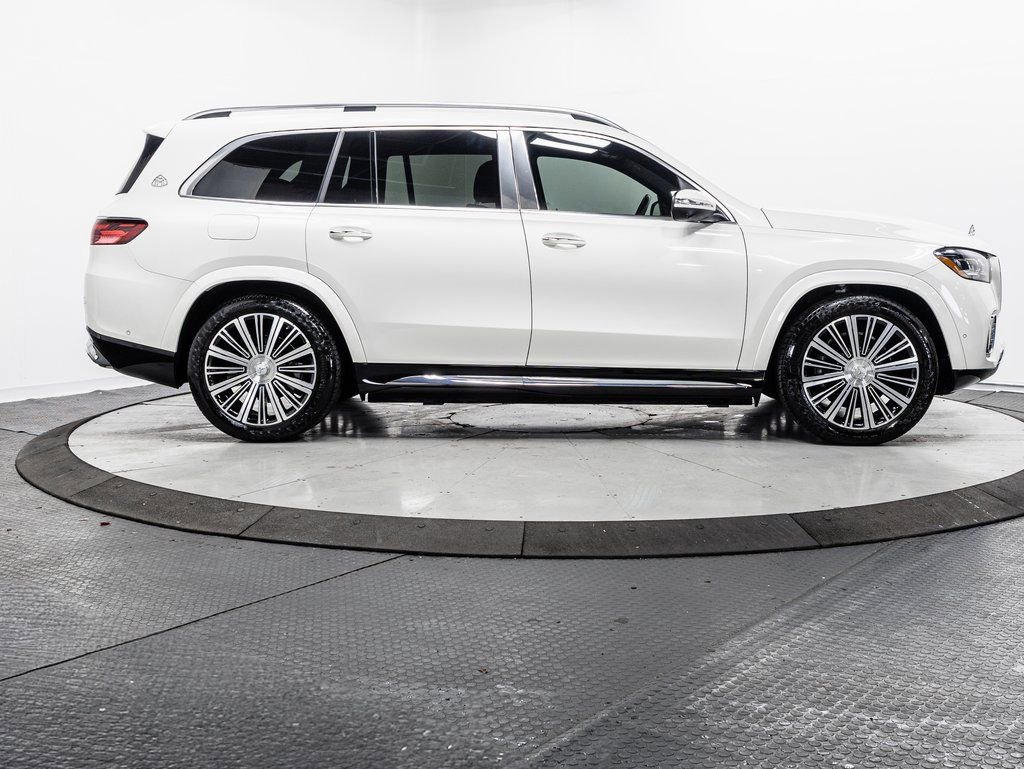Used 2024 Mercedes-Benz Maybach GLS 600 4MATIC image 36