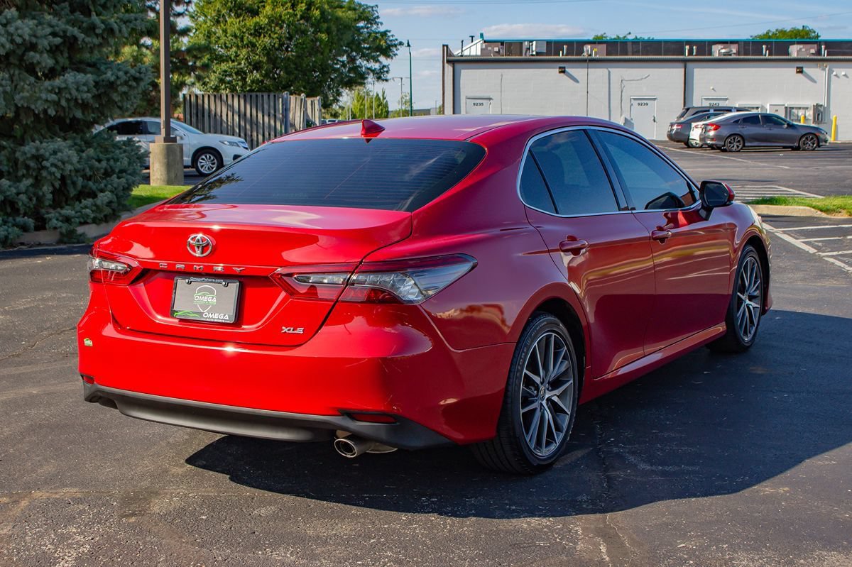 Used 2023 Toyota Camry XLE FWD image 9