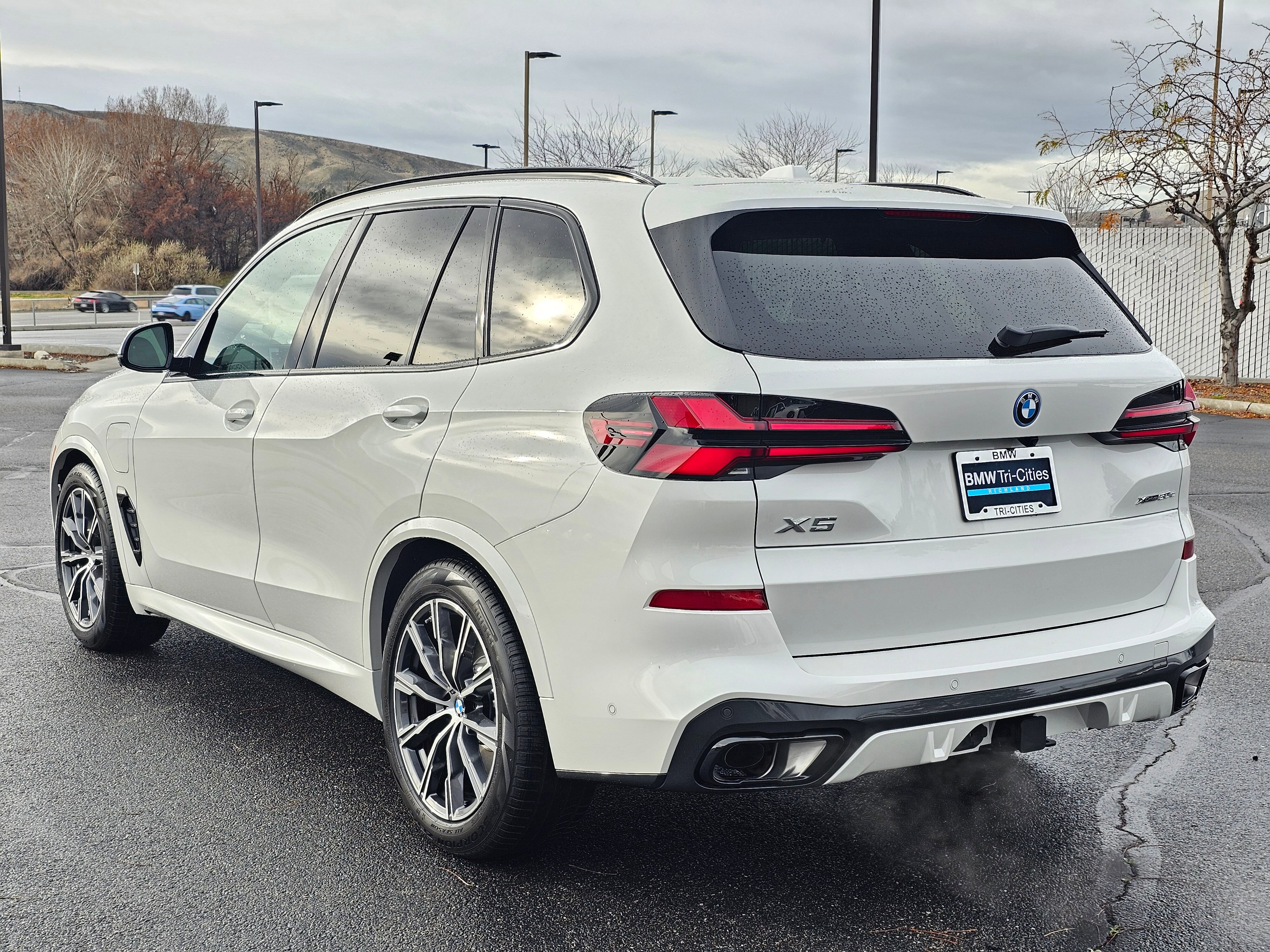 New 2026 BMW X5 xDrive50e w/ M Sport Package image 4