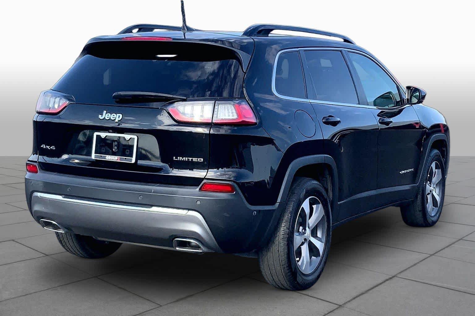 Used 2022 Jeep Cherokee Limited AWD/4WD image 13