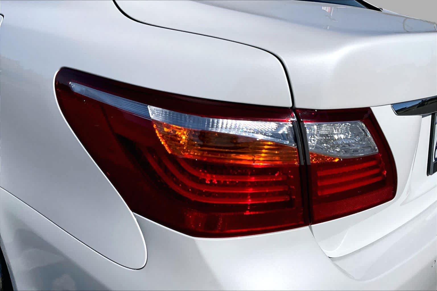 Used 2011 Lexus LS 460 w/ Comfort Pkg RWD image 28