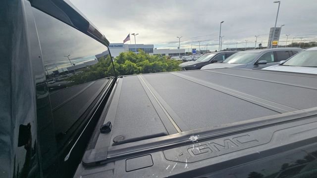 Used 2022 GMC Sierra 1500 SLT w/ SLT Convenience Package image 4